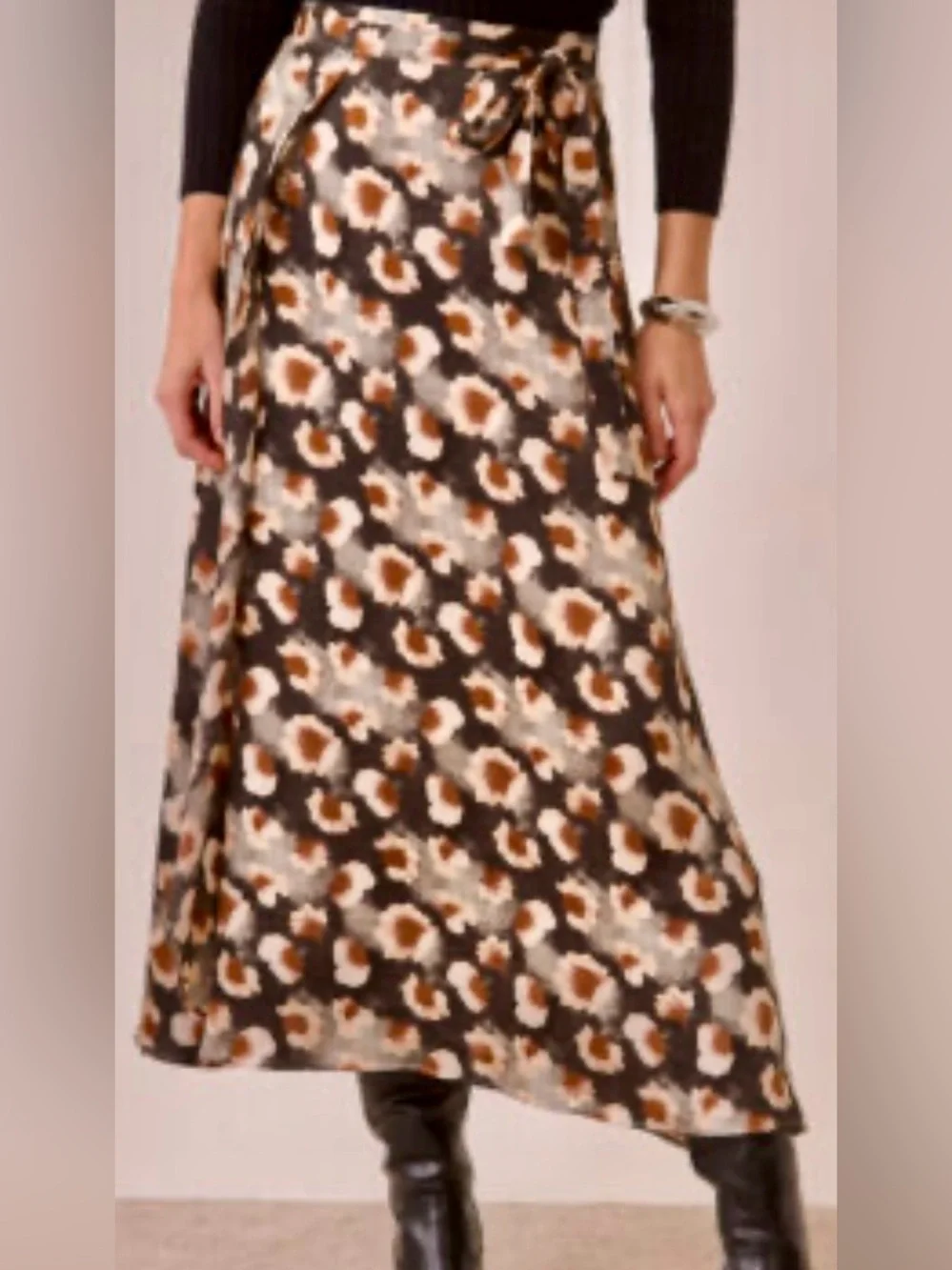 Nekane/NKN Wrap Skirt Medium - Picture 2 of 9